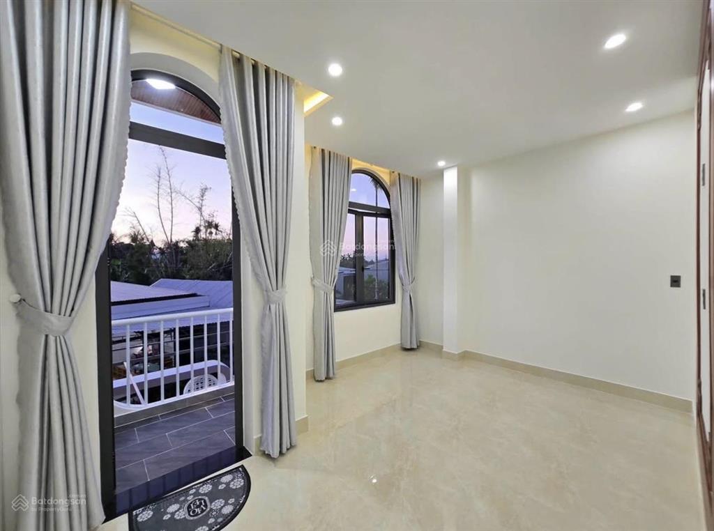 Nhà bình thạnh có pn trệt  ngay ngô tất tố, p19  dt 54m2 giá 2tỷ9 còn tl  gần chợ thị nghè