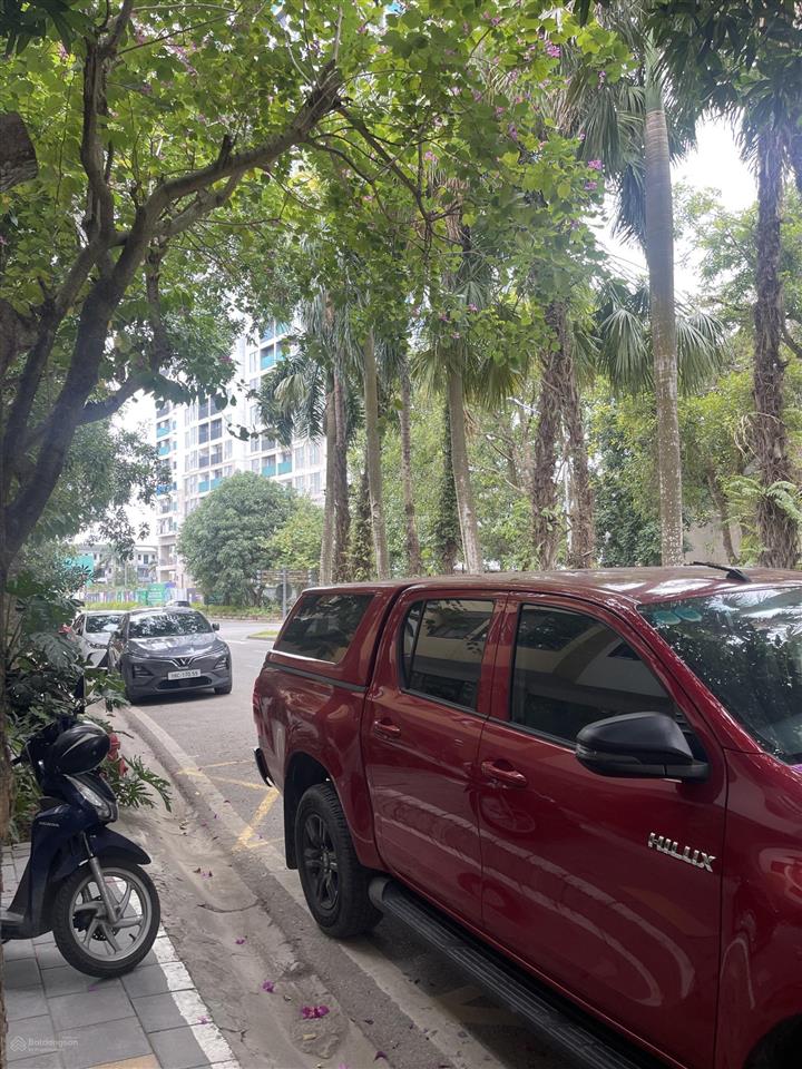 Bán liền kề ecopark, 80m2 5m mặt tiền, 4 tầng thô, 17,5 tỷ, sổ đỏ chính chủ, thiện chí bán