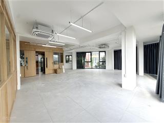 Mặt bằng tầng 2 có thang máy khu acc vườn xoài giá 15 triệu/tháng