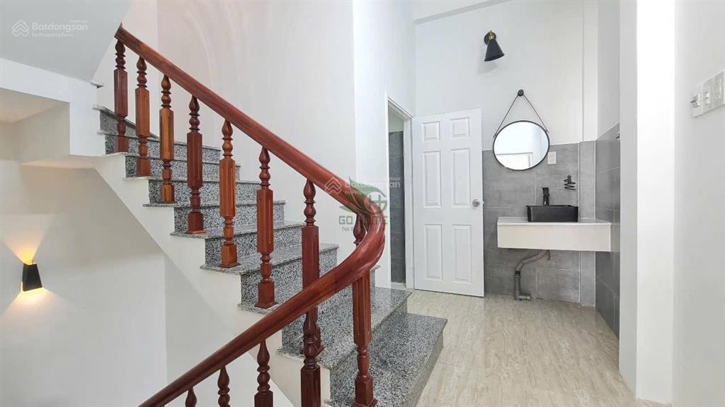 Cho thuê nhà ở kinh doanh 4 phòng gần biển giá 20 triệu/tháng