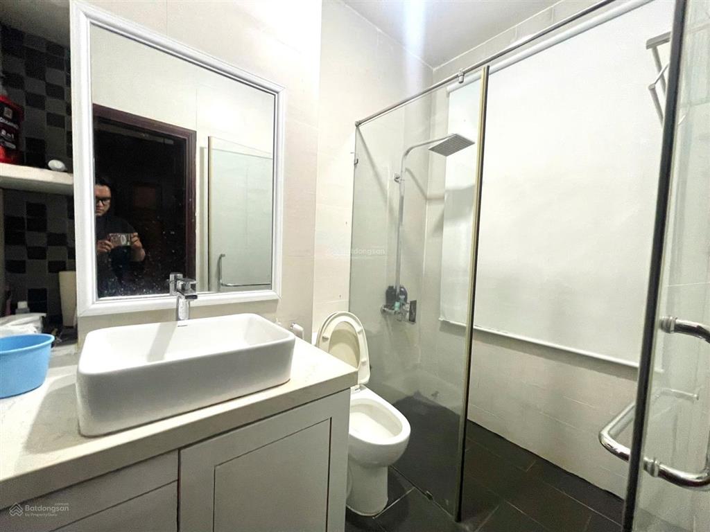 Nhà nguyên căn 3 tầng mặt tiền ở vcn phước hải, giá 18,5 triệu/ tháng
