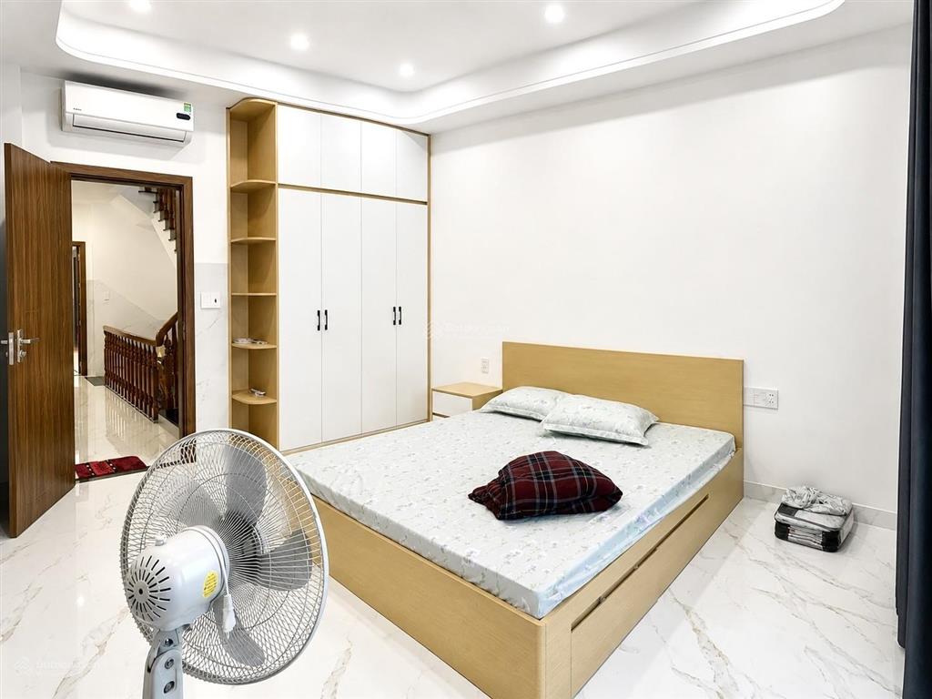 Nhà nguyên căn 3 phòng ngủ đầy đủ nội thất có thang máy kđt hà quang 2 giá 27 triệu/ tháng