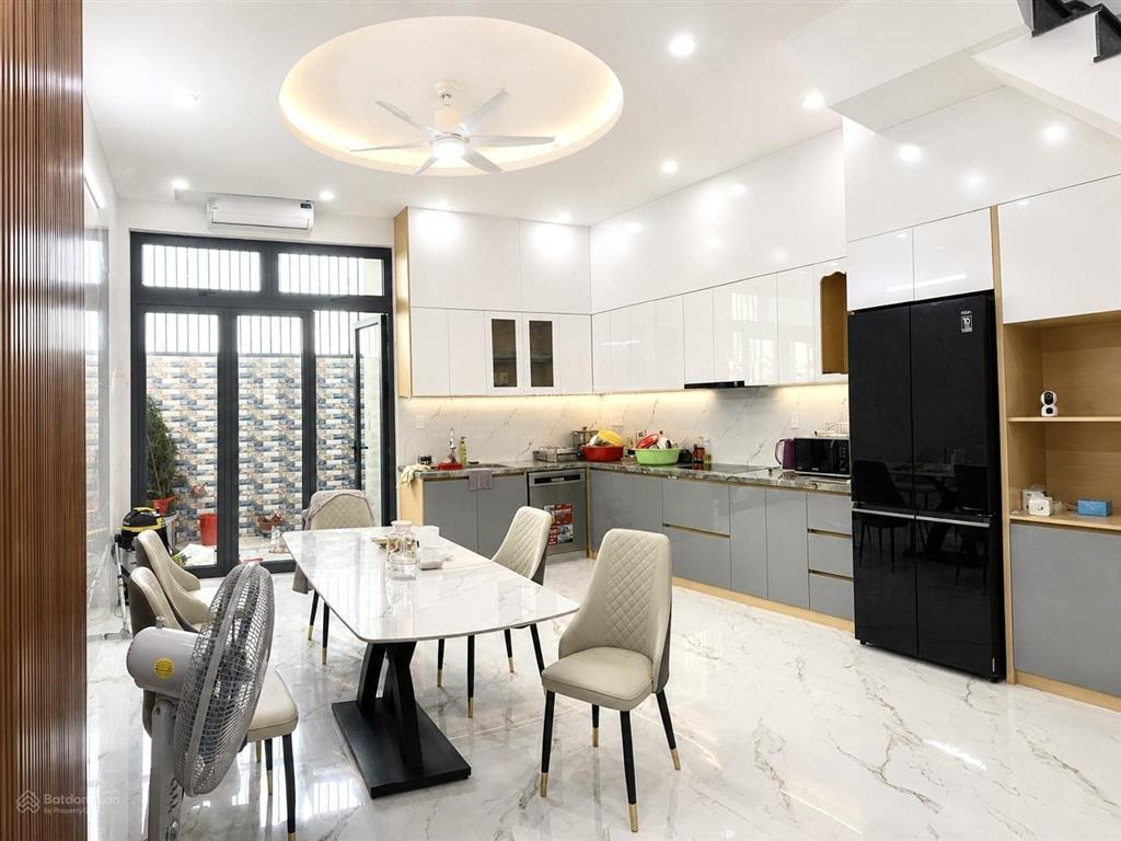 Nhà nguyên căn 3 phòng ngủ đầy đủ nội thất có thang máy kđt hà quang 2 giá 27 triệu/ tháng