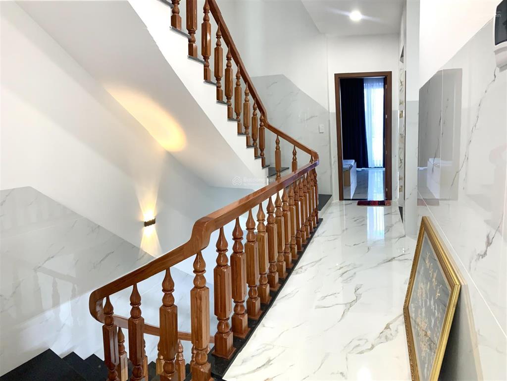 Nhà nguyên căn 3 phòng ngủ đầy đủ nội thất có thang máy kđt hà quang 2 giá 27 triệu/ tháng