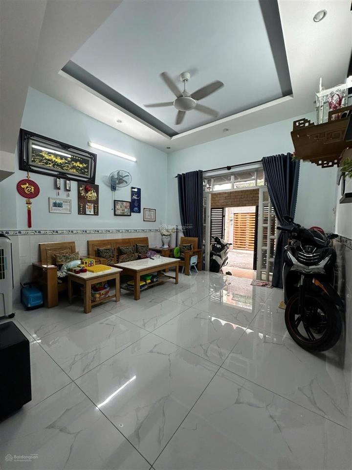 Nhà 2 tầng hẻm xe hơi thông 8m gần lê văn việt