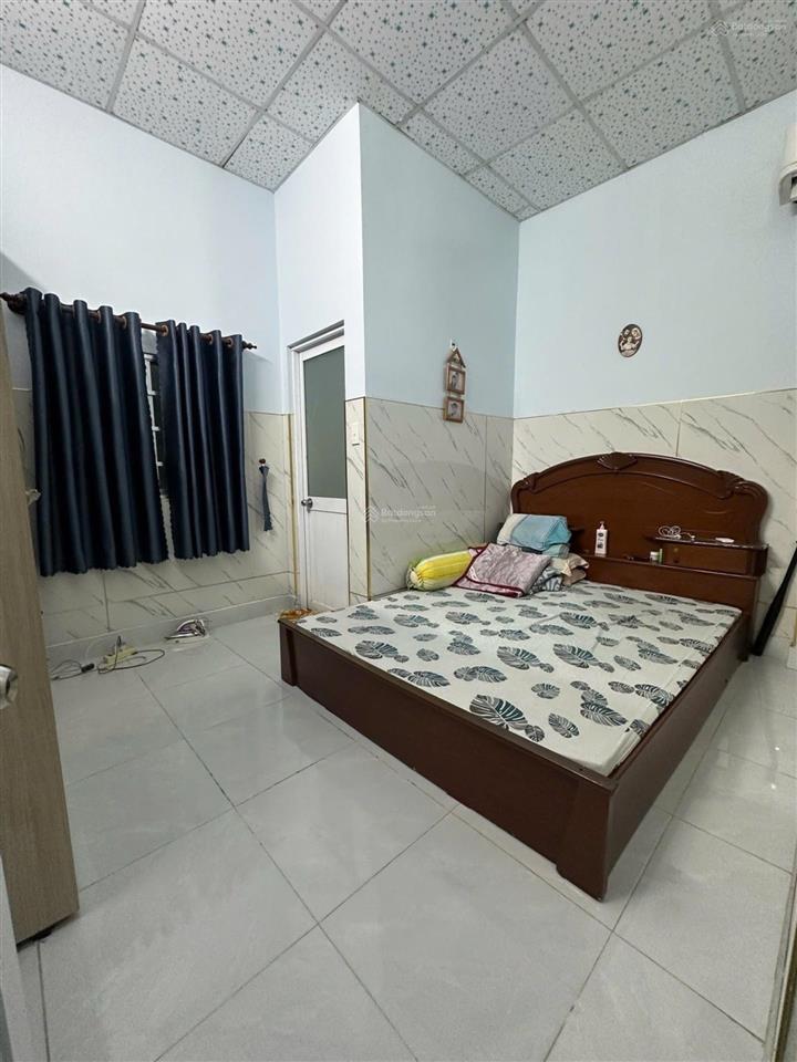 Nhà 2 tầng hẻm xe hơi thông 8m gần lê văn việt