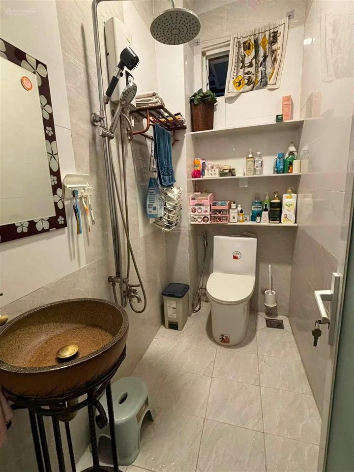 Nhà đẹp 2 tầng hẻm xe hơi đường 160 lã xuân oai  q9