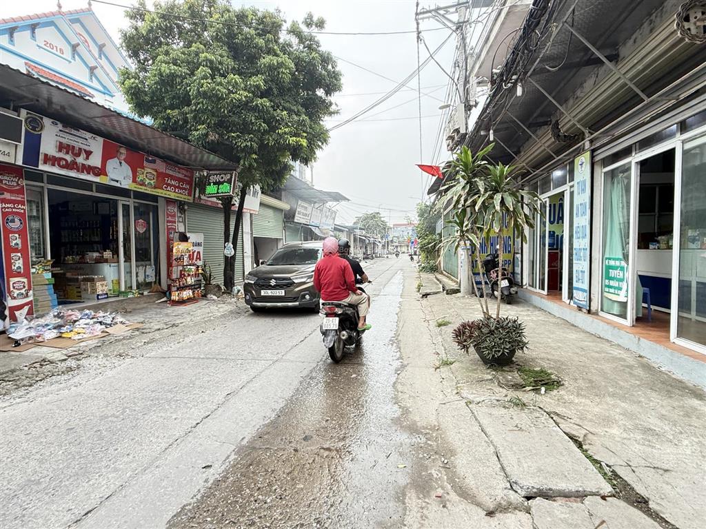 Siêu phẩm nhà 3 tầng mặt đường kinh doanh, gần chợ cốc thượng, xã quảng bị, hà nội