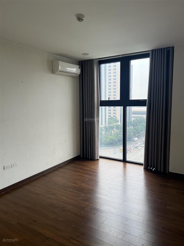Chính chủ cho thuê căn hộ ở dự án ct5 lê đức thọ.
diện tích 115m2 tầng 12
 thiết kế 3 ngủ và 2 vệ