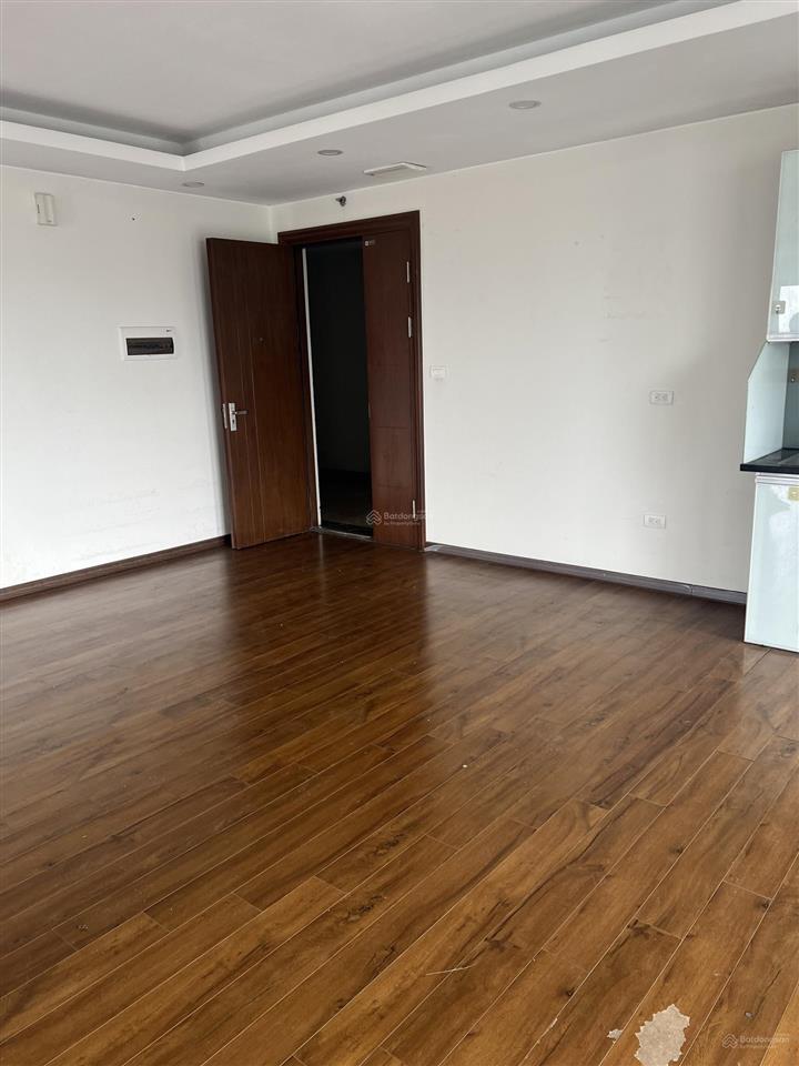 Chính chủ cho thuê căn hộ ở dự án ct5 lê đức thọ.
diện tích 115m2 tầng 12
 thiết kế 3 ngủ và 2 vệ