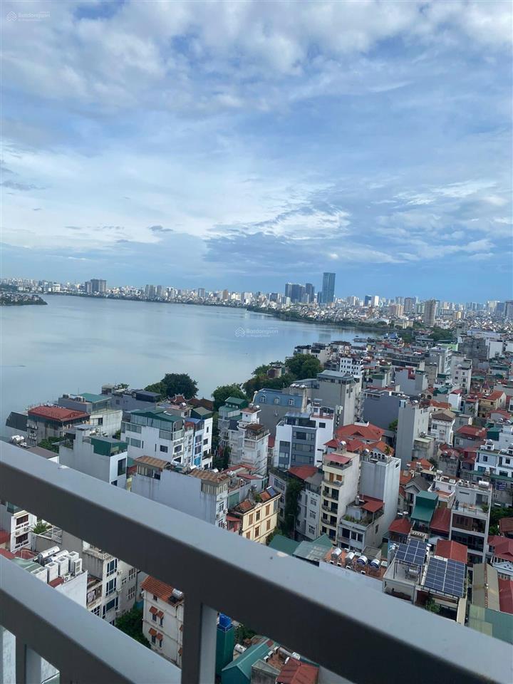 Bán căn hộ lạc long quân view hồ tây cực đẹp