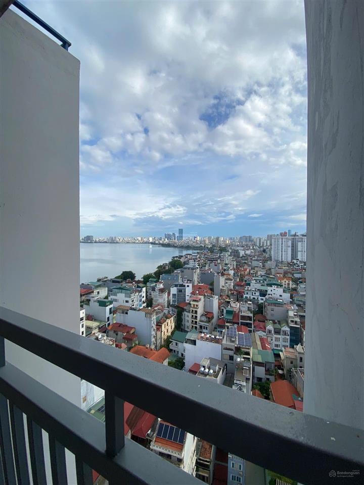 Bán căn hộ lạc long quân view hồ tây cực đẹp