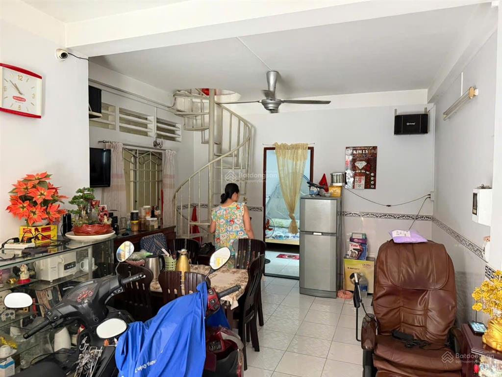 3 tầng  lô nhì bùi văn ba  ngag 5.17m  hxh  10pn  dòng tiền 10tr/1tg  sổ riêng  8.x tl