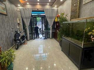 4tầng st  1/ hxh  ngang 4m  gần đh tôn đức thắng  ngay lotte mart  sổ vuông an ninh  8.xtỷ tl