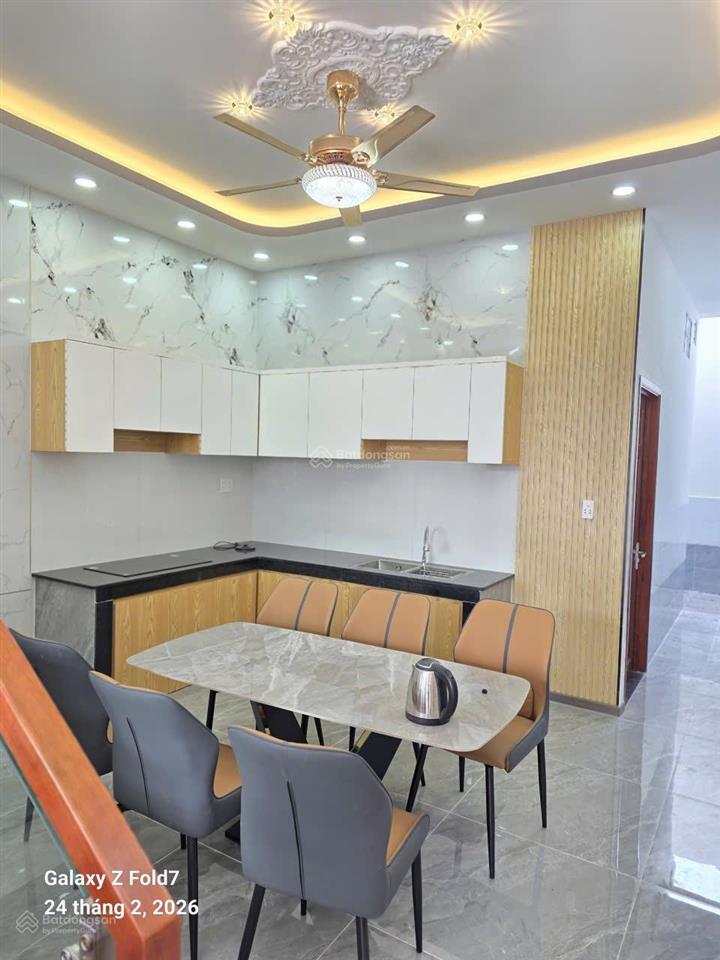 Chỉ 2,49 tỷ bán nhà phố mới 5,2m*23m gần chợ đêm nguyễn văn dương đức hoà long an