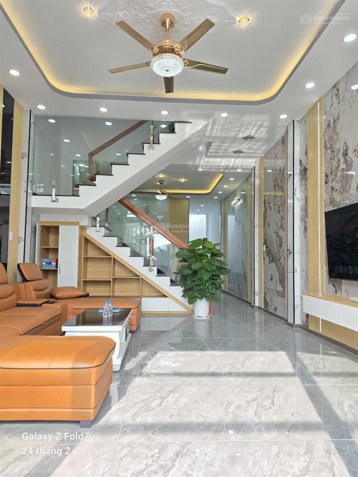 Chỉ 2,49 tỷ bán nhà phố mới 5,2m*23m gần chợ đêm nguyễn văn dương đức hoà long an