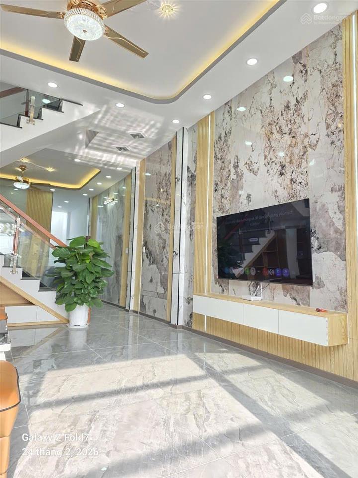 Chỉ 2,49 tỷ bán nhà phố mới 5,2m*23m gần chợ đêm nguyễn văn dương đức hoà long an