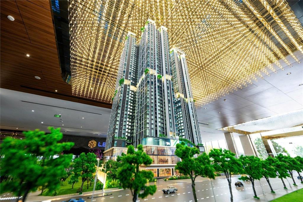The Emerald Boulevard nổi lên như một biểu tượng sống mới  mặt tiền Quốc lộ 13