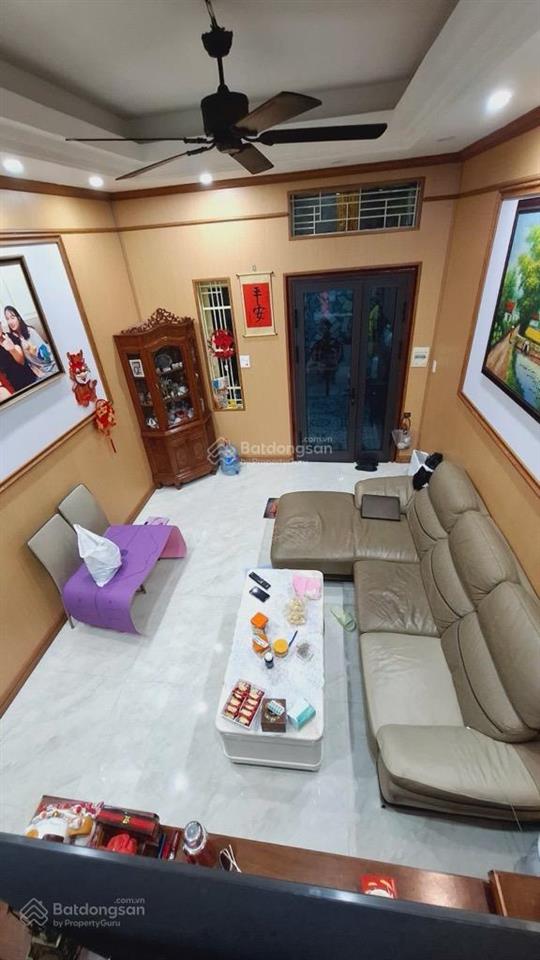 Chính chủ bán nhà tư đình  long biên  54m2 x 3 tầng đẹp ở ngay  hướng đông nam mát mẻ (miễn mg)