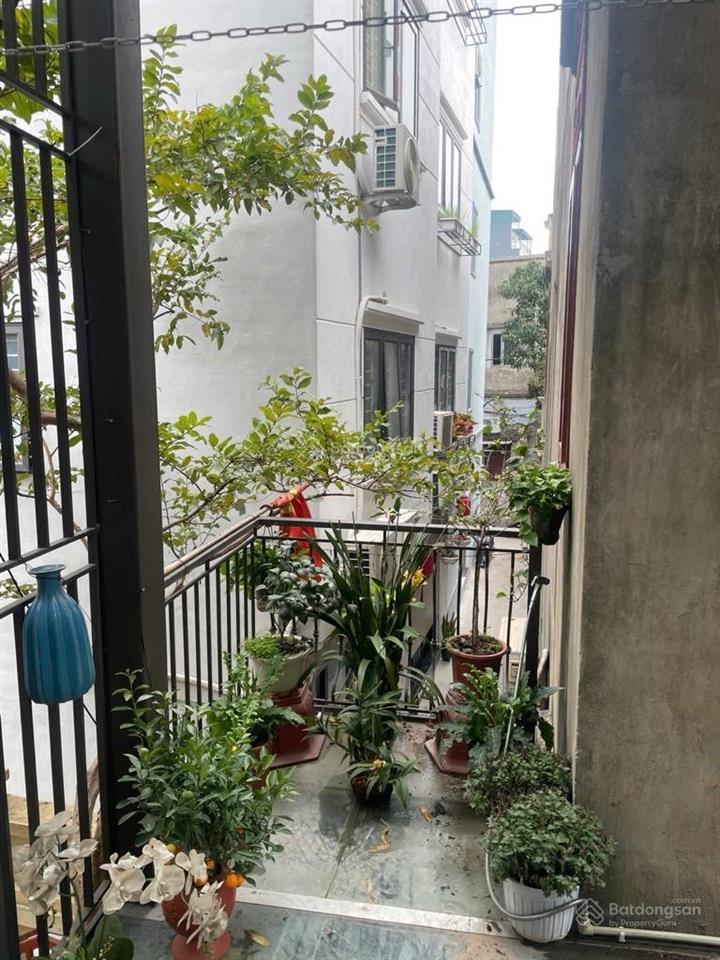 Chính chủ bán nhà tư đình  long biên  54m2 x 3 tầng đẹp ở ngay  hướng đông nam mát mẻ (miễn mg)