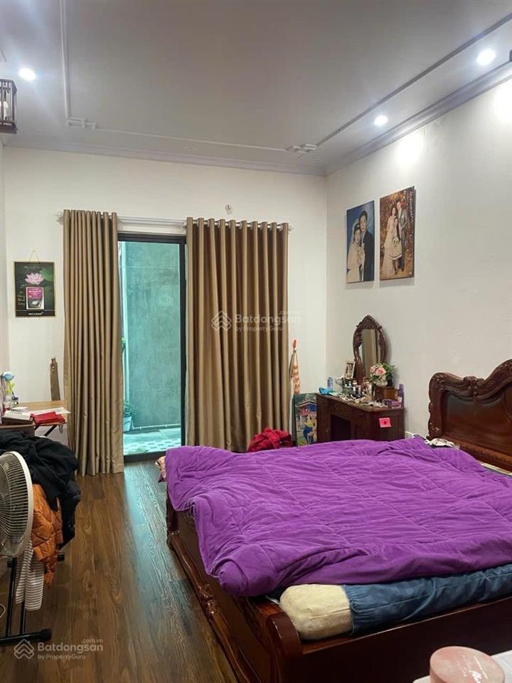 Chính chủ bán nhà tư đình  long biên  54m2 x 3 tầng đẹp ở ngay  hướng đông nam mát mẻ (miễn mg)