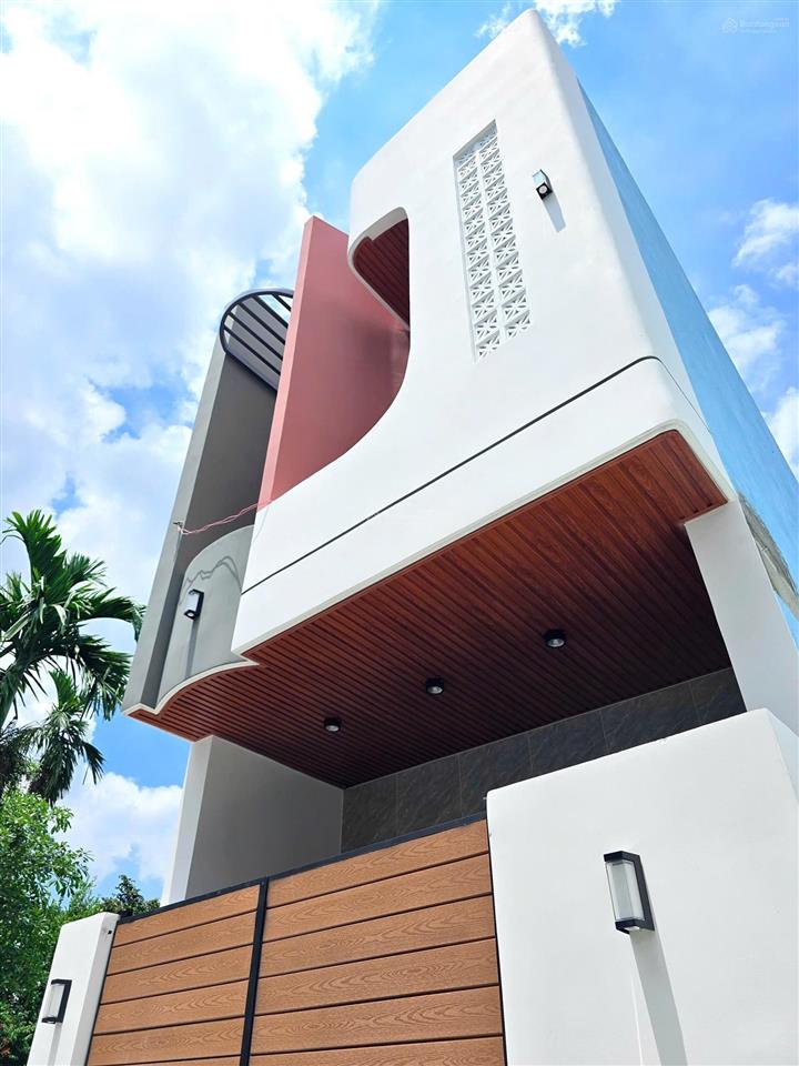 Bán gấp nhà 1 trệt 1 lầu sân xe hơi vỉa hè rộng 5m thuận tiện kinh doanh, tt 568tr nhận nhà ở ngay