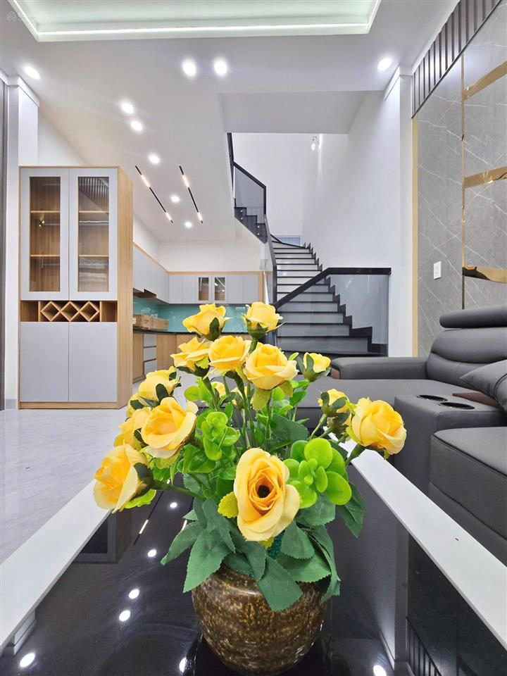 Bán gấp nhà 1 trệt 1 lầu sân xe hơi vỉa hè rộng 5m thuận tiện kinh doanh, tt 568tr nhận nhà ở ngay