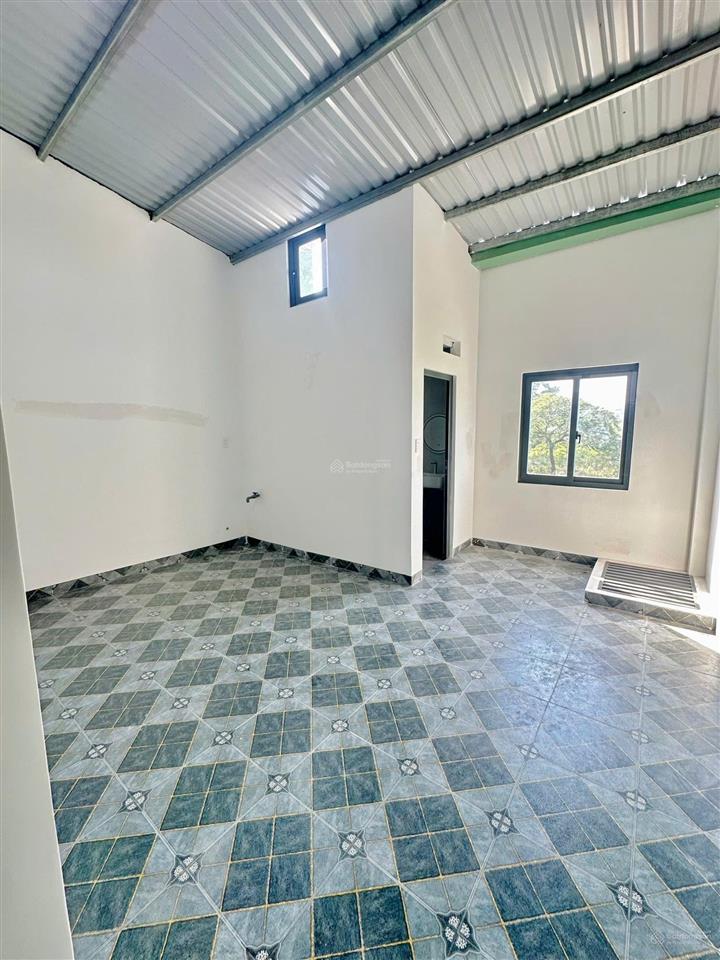 Bán gấp nhà mặt tiền kinh doanh 1 trệt 1 lầu sổ riêng thổ cư 100%, gần trung tâm phường tân triều