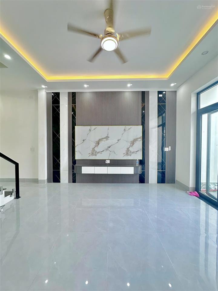 Bán gấp nhà mặt tiền kinh doanh 1 trệt 1 lầu sổ riêng thổ cư 100%, gần trung tâm phường tân triều