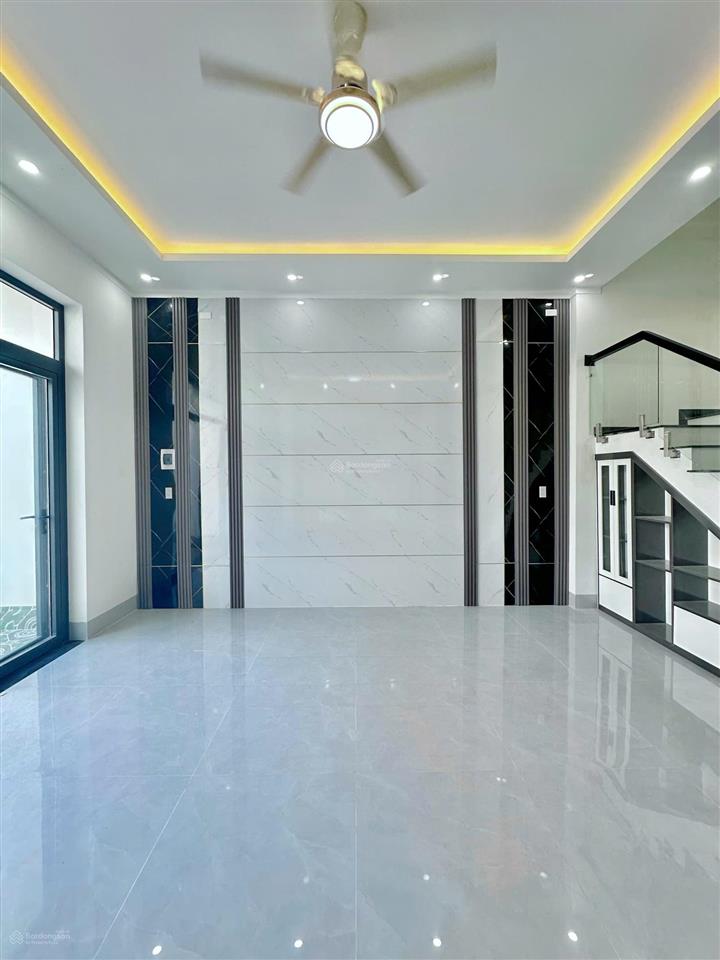 Bán gấp nhà mặt tiền kinh doanh 1 trệt 1 lầu sổ riêng thổ cư 100%, gần trung tâm phường tân triều