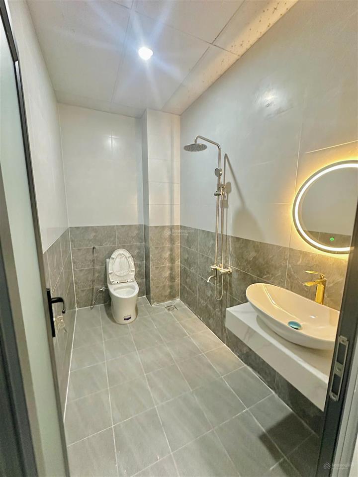 Bán gấp nhà mặt tiền kinh doanh 1 trệt 1 lầu sổ riêng thổ cư 100%, gần trung tâm phường tân triều