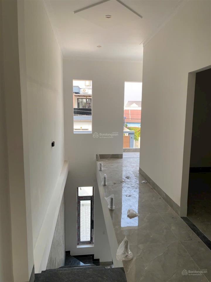 Bán gấp nhà 1 trệt 1 lầu đang hoàn thiện ngay kdc lavender sổ riêng thổ cư, tt 668tr nhận nhà ngay