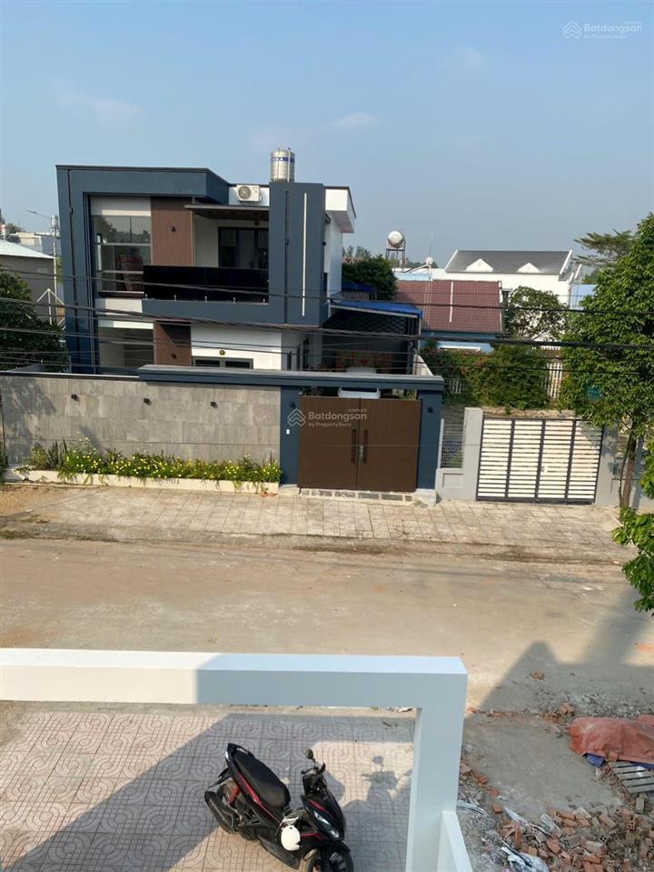 Bán gấp nhà 1 trệt 1 lầu đang hoàn thiện ngay kdc lavender sổ riêng thổ cư, tt 668tr nhận nhà ngay