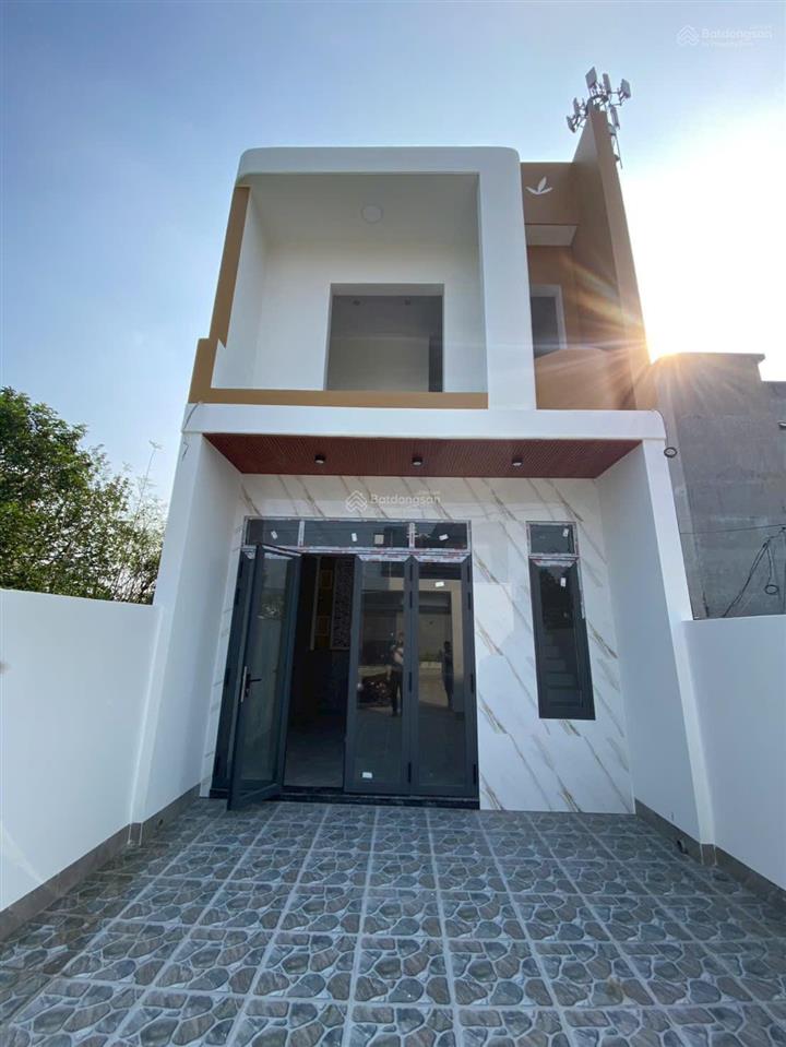 Bán gấp nhà 1 trệt 1 lầu đang hoàn thiện ngay kdc lavender sổ riêng thổ cư, tt 668tr nhận nhà ngay