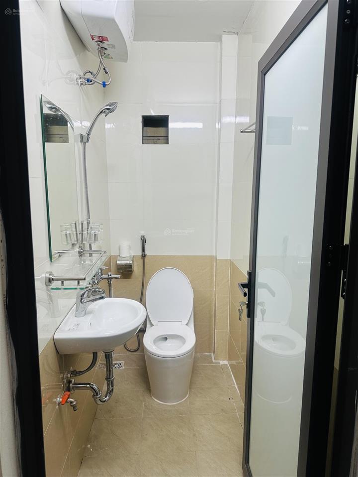 Cho thuê phòng 1 ngủ, 1 khách, bếp, 1 wc, 50m2 đầy đủ tiện nghi có thang máy