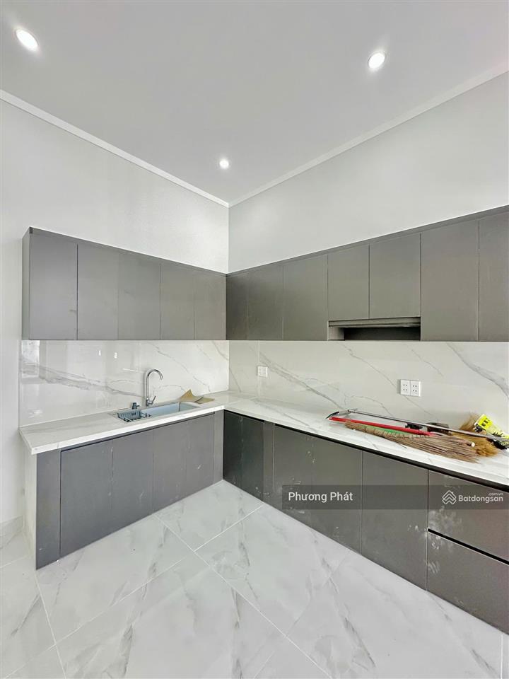 Bán gấp nhà lầu chính chủ sổ riêng thổ cư giá rẻ gần chợ thạnh phú, tt 449tr nhận nhà ở ngay