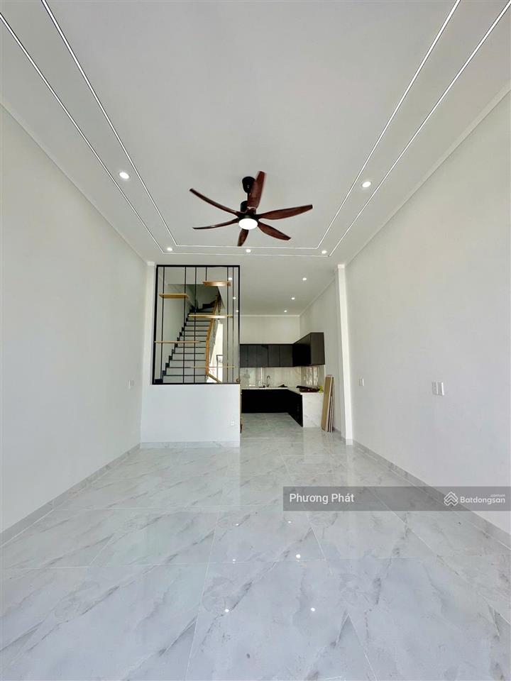 Bán gấp nhà lầu chính chủ sổ riêng thổ cư giá rẻ gần chợ thạnh phú, tt 449tr nhận nhà ở ngay