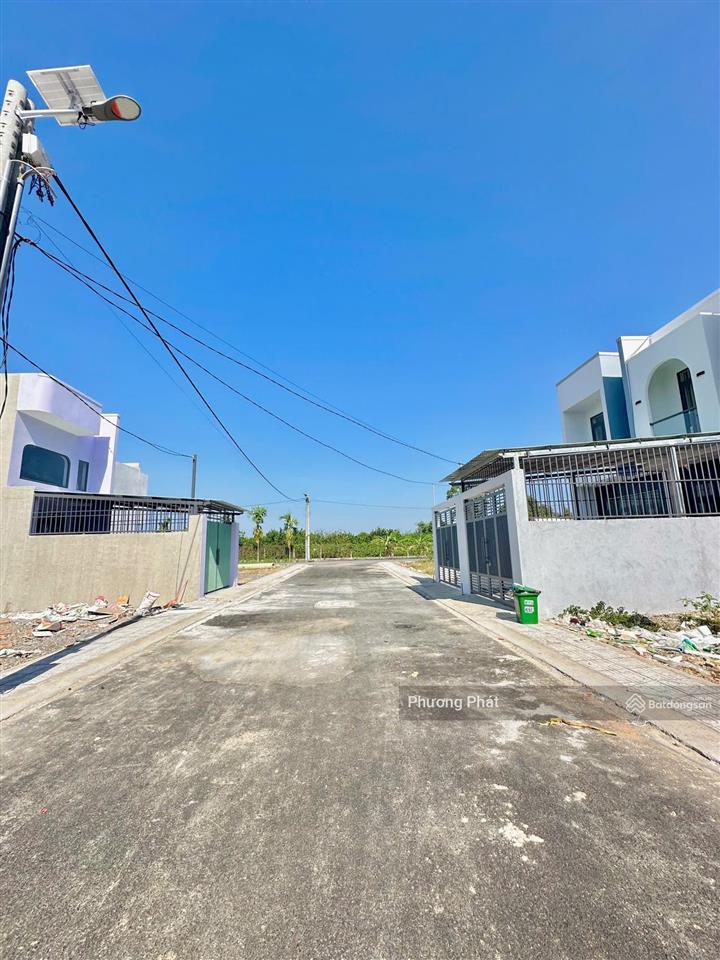 Bán gấp nhà lầu chính chủ sổ riêng thổ cư giá rẻ gần chợ thạnh phú, tt 449tr nhận nhà ở ngay