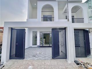 Chỉ 579tr sở hữu ngay nhà 1 trệt 1 lầu sân xe hơi sổ riêng thổ cư 100%, gần nhà hàng thạc hương