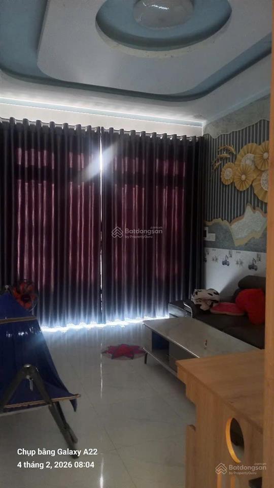 Bán gấp nhà 1 trệt 1 lầu sân xe hơi sát kdc lavender gần trường tiểu học thạnh phú