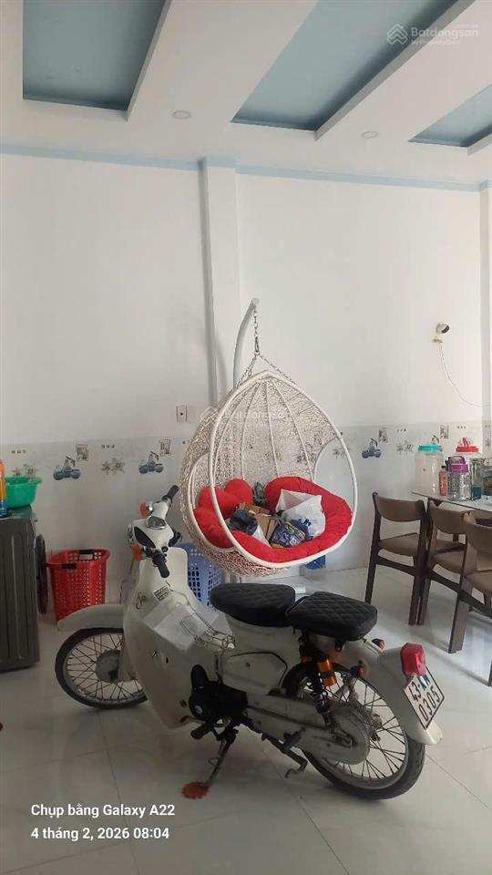 Bán gấp nhà 1 trệt 1 lầu sân xe hơi sát kdc lavender gần trường tiểu học thạnh phú