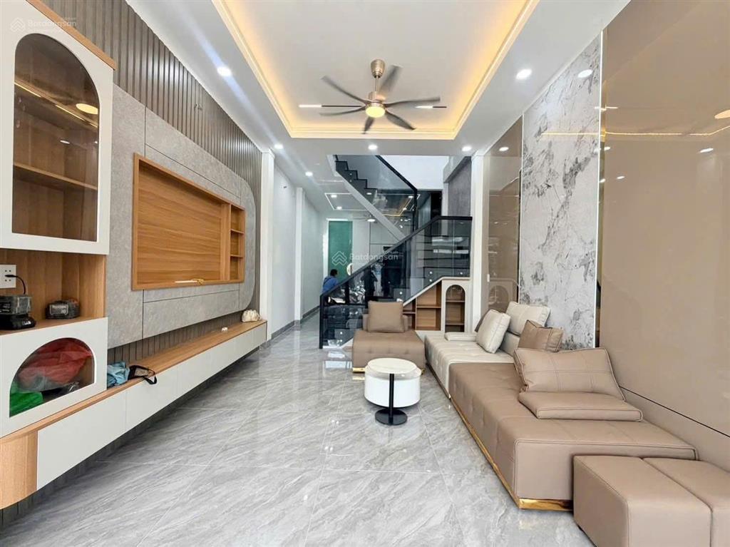 Bán gấp nhà 1 trệt 1 lầu sổ riêng thổ cư 100% gần chợ nhỏ tân hiệp, tt 1,1 tỷ nhận nhà ở ngay