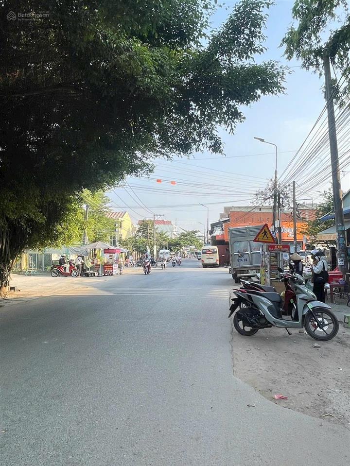 Bán gấp đất mặt tiền trường học thạnh phú, thuận tiện kinh doanh tại nhà. sổ hồng riêng thổ cư 100%