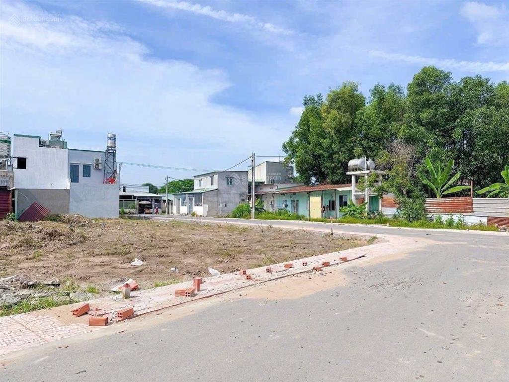 Bán gấp kho xưởng rộng 1000m² thuận tiện kinh doanh cho thuê hoặc sản xuất tại địa phương