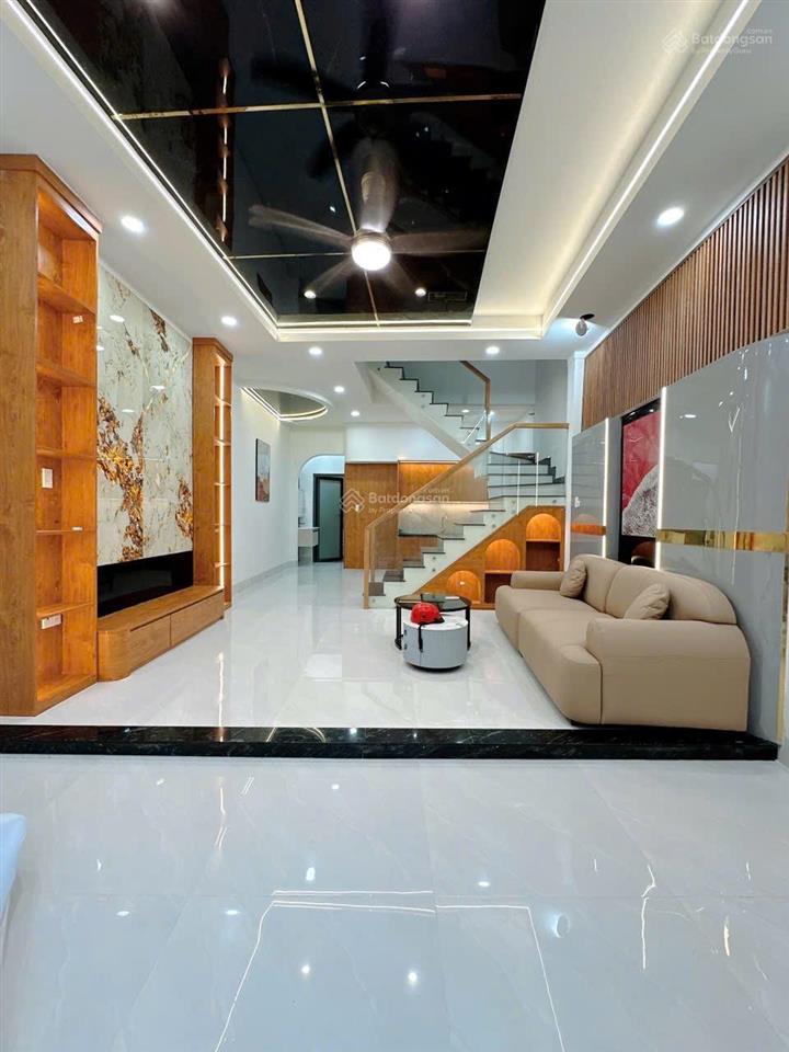 Bán gấp nhà 1 trệt 1 lầu sổ riêng thổ cư 100% gần công viên biên hùng, tt 979tr nhận nhà ở ngay
