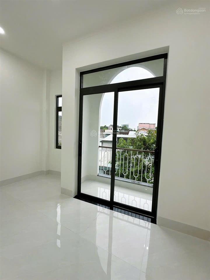 Bán gấp nhà 1 trệt 1 lầu sổ riêng thổ cư 100% gần công viên biên hùng, tt 979tr nhận nhà ở ngay