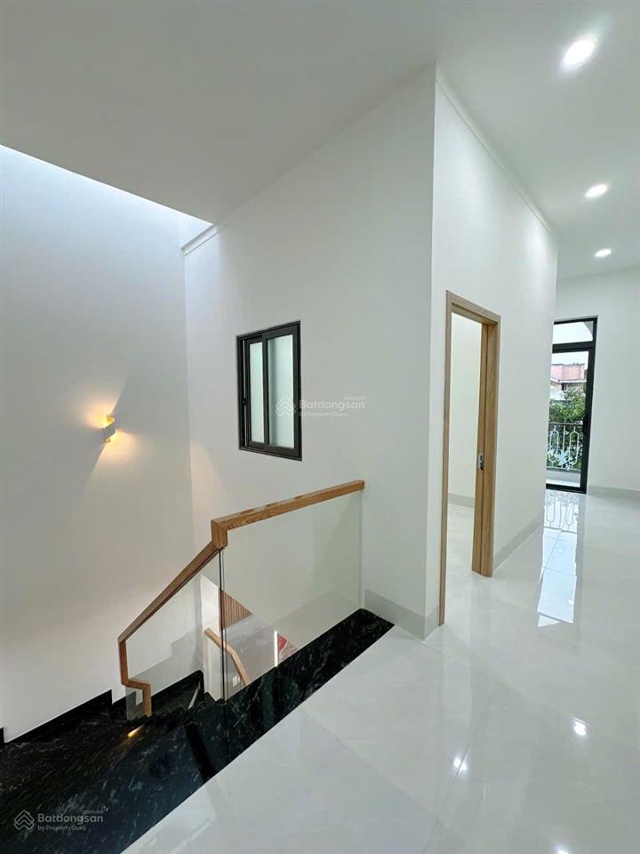 Bán gấp nhà 1 trệt 1 lầu sổ riêng thổ cư 100% gần công viên biên hùng, tt 979tr nhận nhà ở ngay