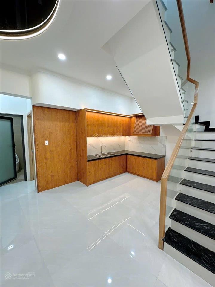 Bán gấp nhà 1 trệt 1 lầu sổ riêng thổ cư 100% gần công viên biên hùng, tt 979tr nhận nhà ở ngay