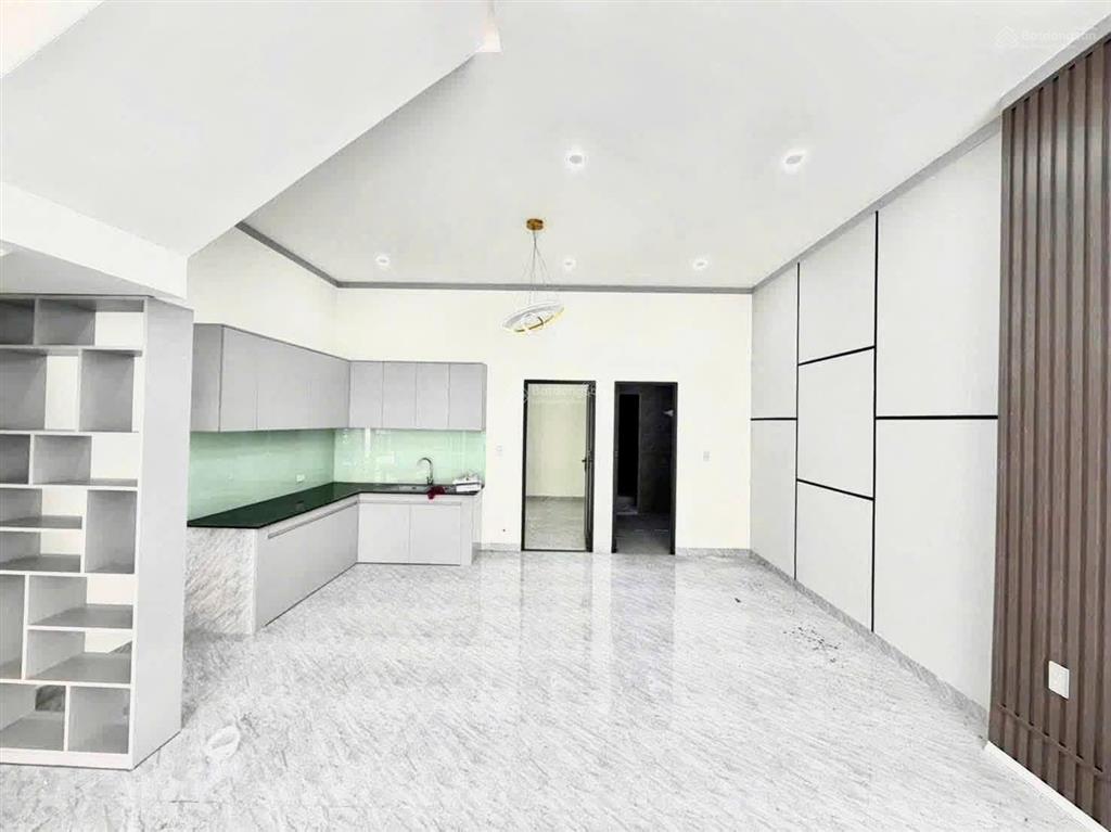 Chỉ 539tr nhận ngay nhà 1 trệt 1 lầu sổ riêng thổ cư 100% ngay cuối đồng khởi gần cty changshin