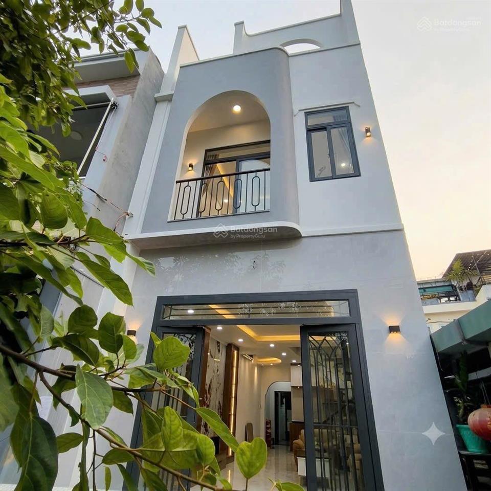 Bán gấp nhà 1 trệt 1 lầu sổ riêng thổ cư 100% ngay trung tâm biên hoà, gần siêu thị mega market